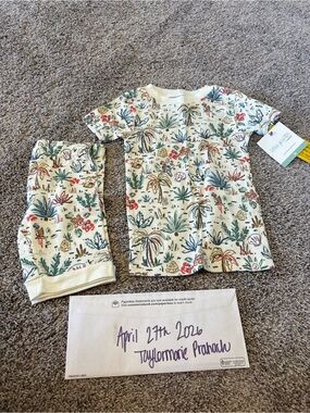 Little planet organic cotton short sleeve and shorts pajama set 3T NWT